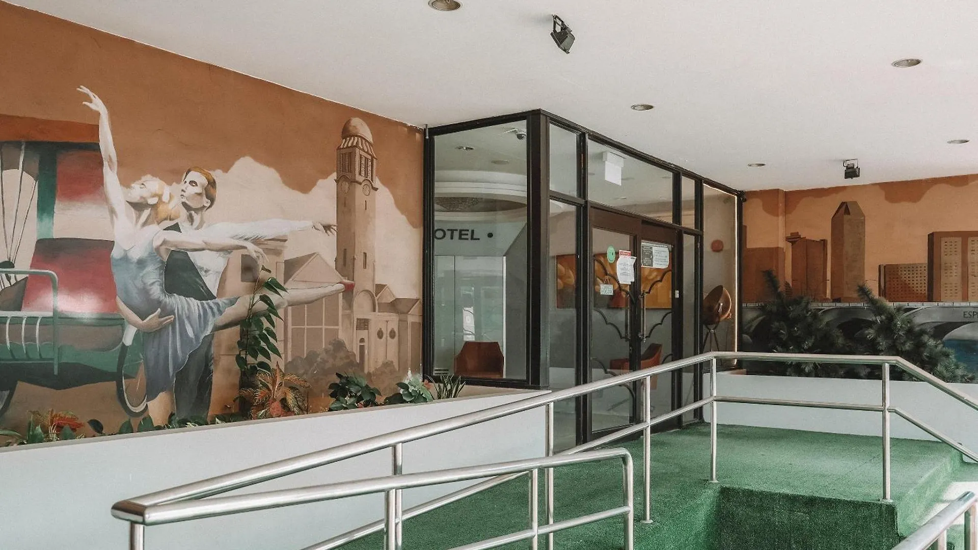 ***  Hi Hotel Dot, 11Hrs, Stay From 10Pm To 9Am シンガポール シンガポール
